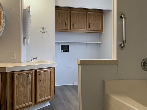 3rd image of 5006 Willow Run Dr