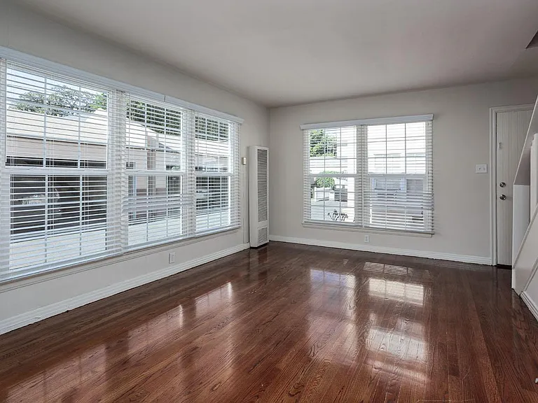 4281 Tujunga Ave — Photo 3