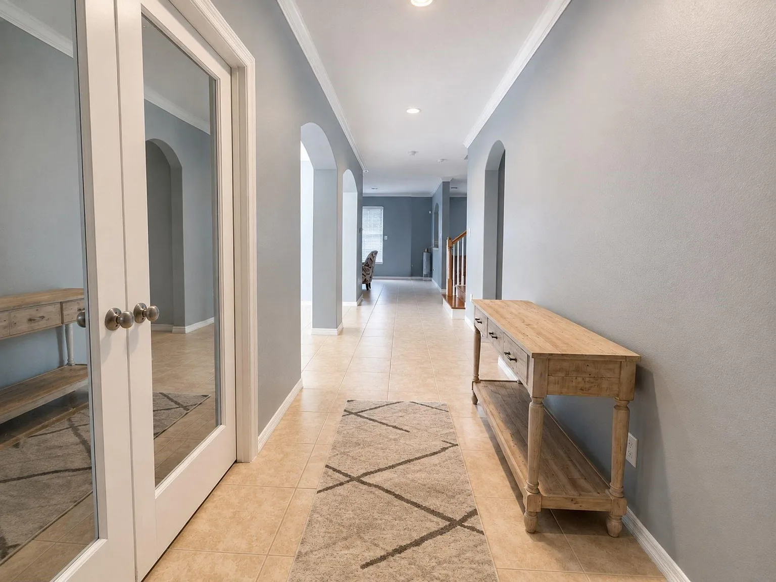 4 bed, 2.5 bath, 3662 sqft, $3,800 — Photo 3