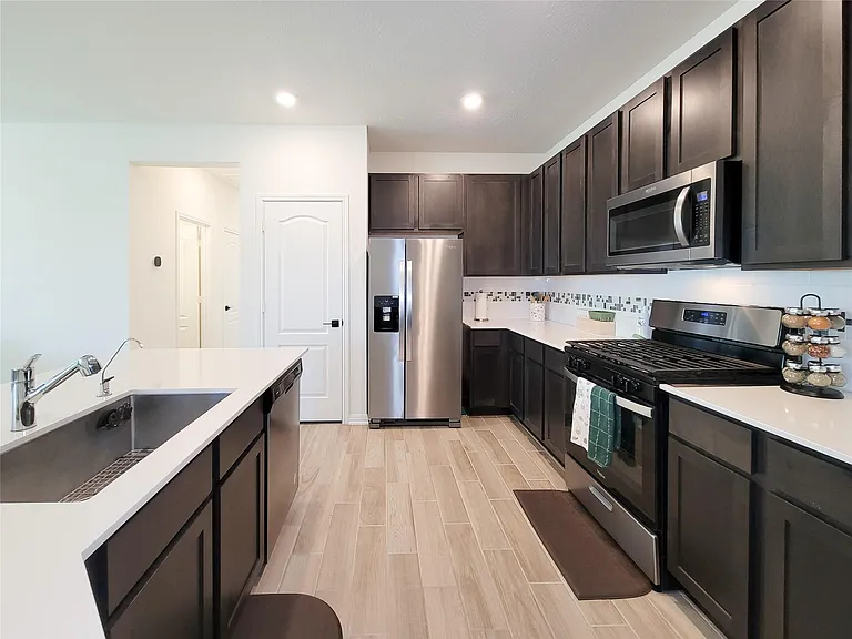 8214 Leisure Point Dr — Photo 15