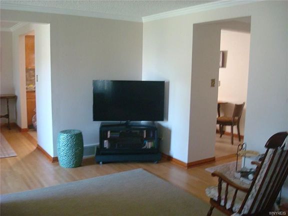 5th image of 103 Temple Dr
