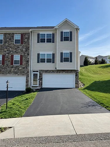 680 Freedom Dr Photo 1