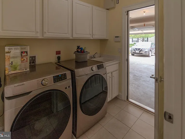 57 Denison St — Photo 8