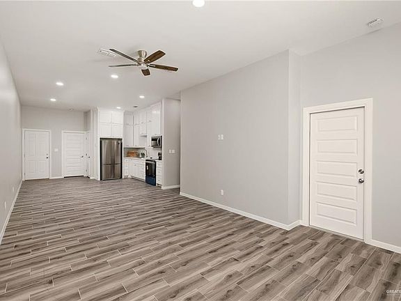 5th image of 704 W 25th St