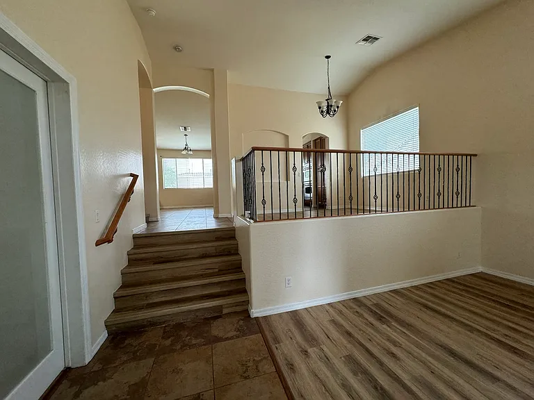 4524 W Rushmore Dr — Photo 3