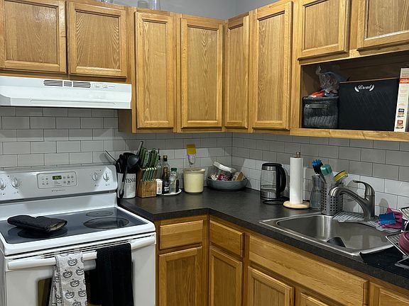 2nd image of 1810 N Willington St