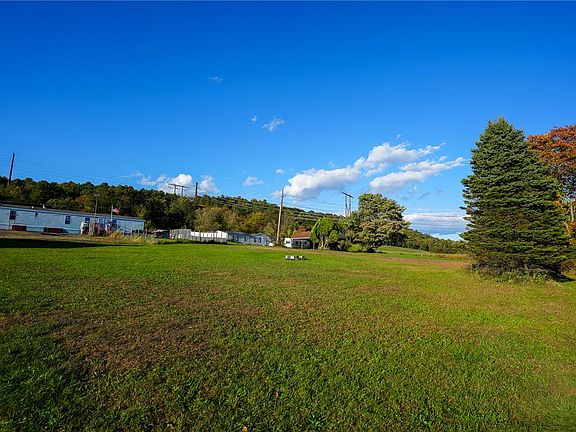 3rd image of 1940 Hahns Dairy Rd