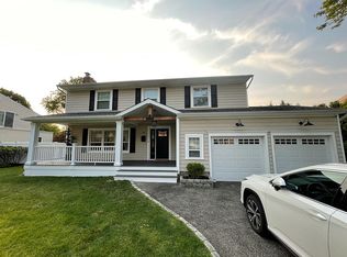 19 Lamarr Ave, Melville, NY 11747