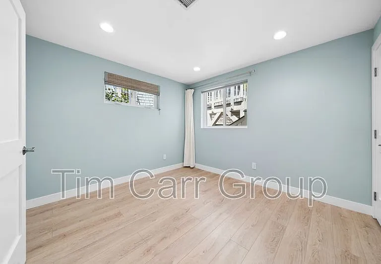 112 S Bayfront — Photo 19