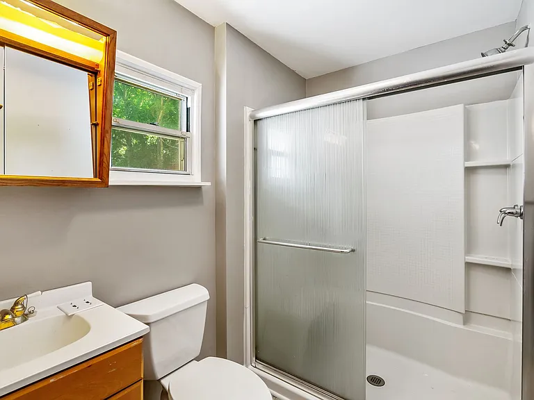 1231 Adon St — Photo 7