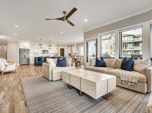 465 240th Ave #204, Arnolds Park, IA 51331