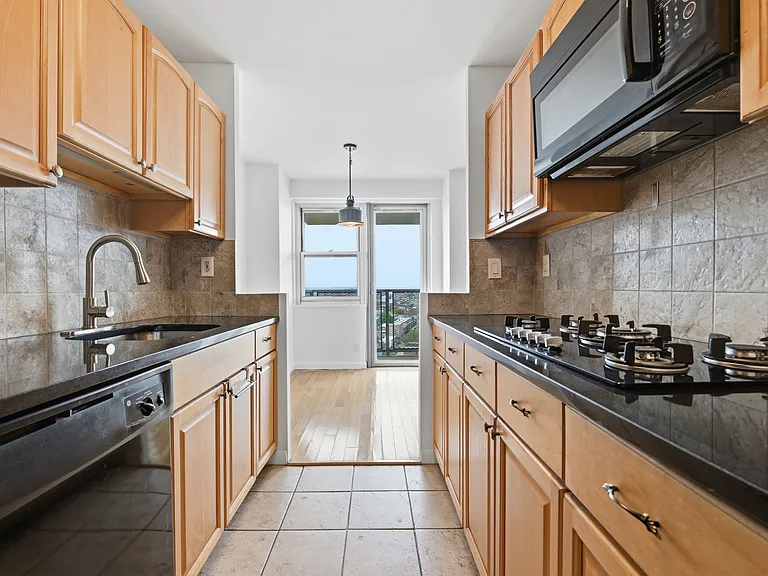 6600 Boulevard East #22F — Photo 9