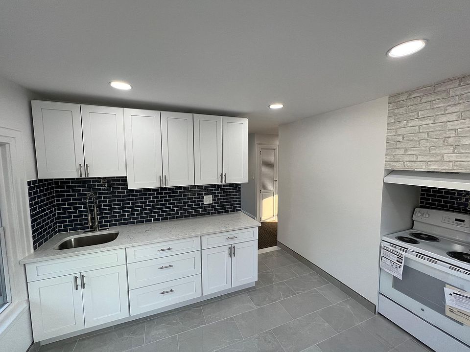 1st image of 342 Vincent Ave APT 2