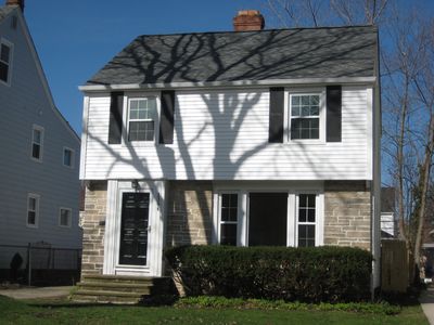 2304 Scholl Rd, University Heights, OH, 44118