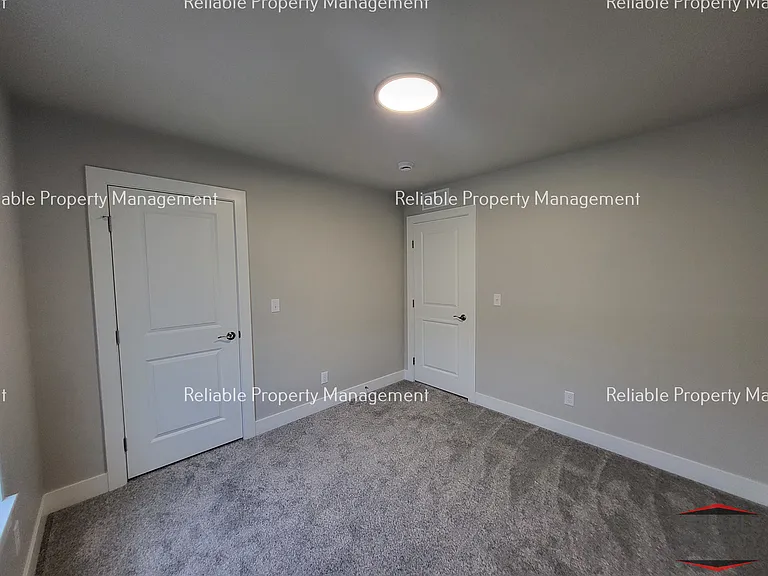 1610 Hannah Ln — Photo 9