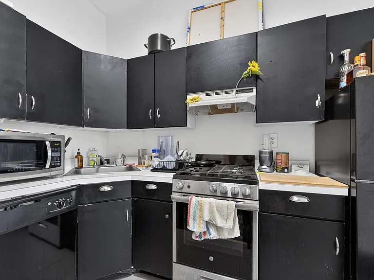 108 Adams St #7 — Photo 3