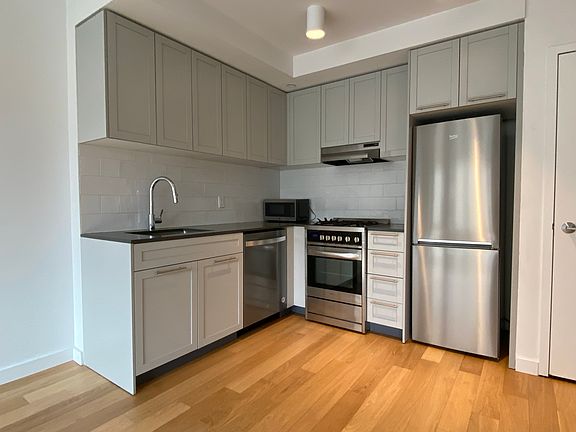 4th image of 150 Union Ave APT 2B