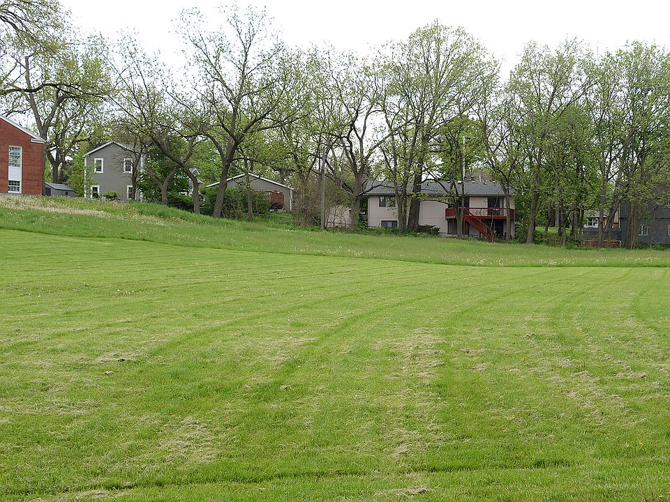 2nd image of 26W334 Prairie Ave