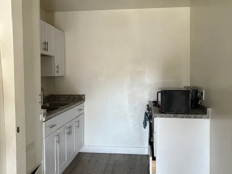 916 S Cambridge St — Photo 1