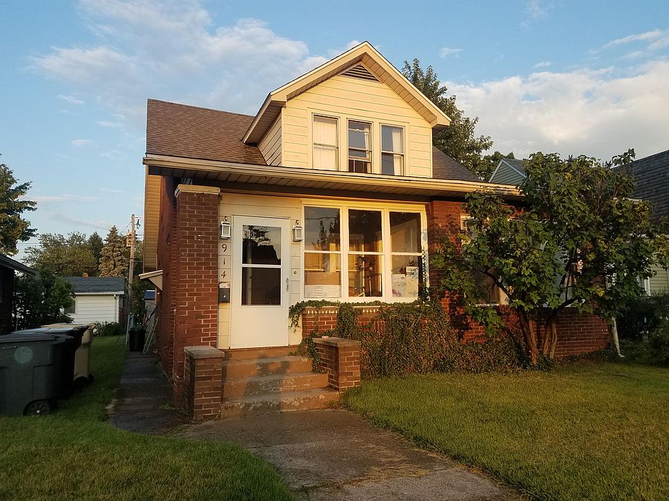 1st image of 914 S Twyckenham Dr