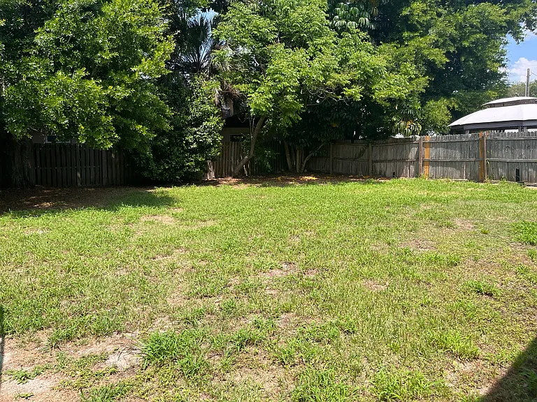 2005 Lake Eloise Dr N — Photo 19