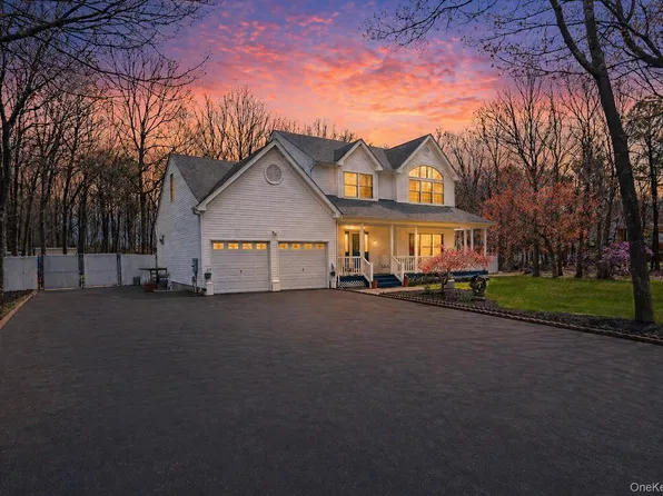 22 Jerusalem Hollow Road, Manorville, NY 11949