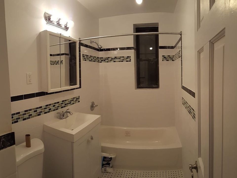 2nd image of 1700 Albemarle Rd #8R