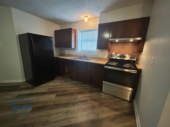 301 Pine Wilderness Dr, Queen City, TX