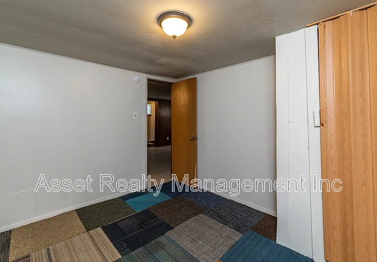 102 Wainwright Rd — Photo 20