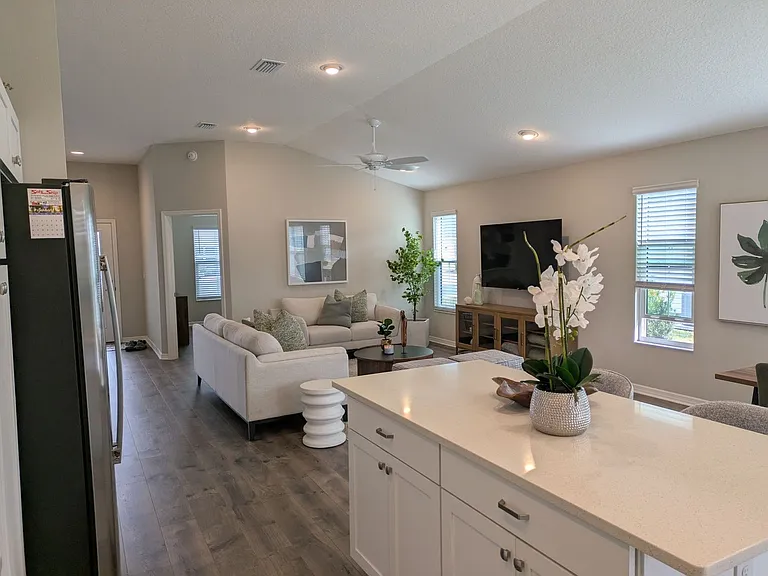 1750 Debellis Ln — Photo 7