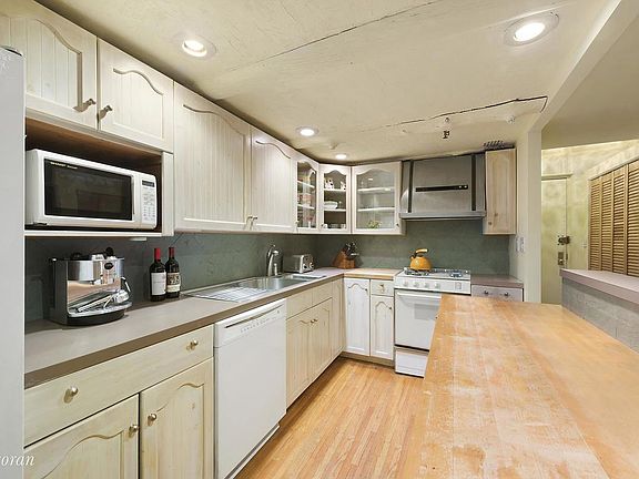 4th image of 43 E 10th St APT 2J