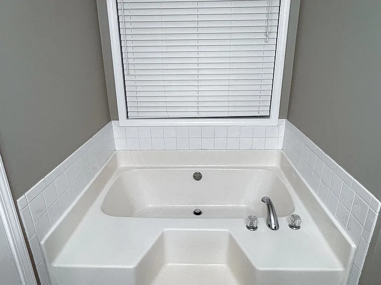 4056 Lenox Park Dr #A — Photo 23