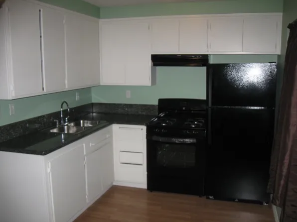 235 8th St, Santa Paula, CA 93060
