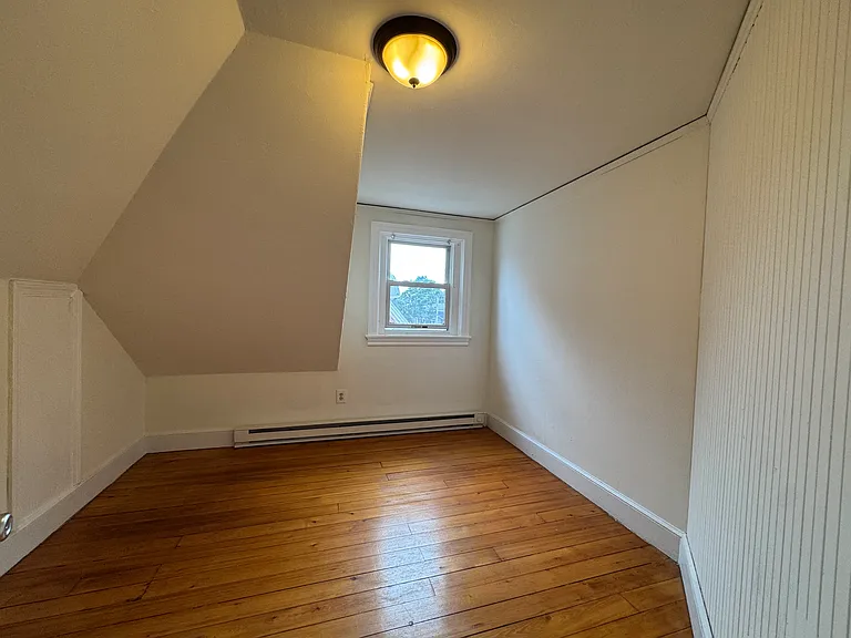 158 Vinton St — Photo 9