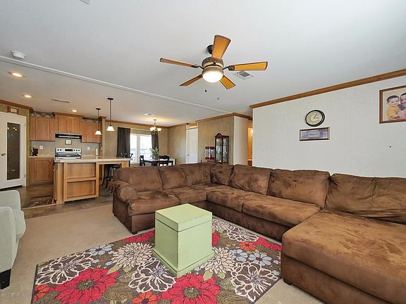 05 living to kitchen combo