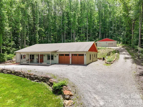 33 Freedom Dr, Waynesville, NC 28786