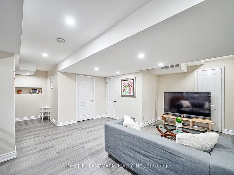 6 Stonebridge Blvd #BASEMENT — Photo 4