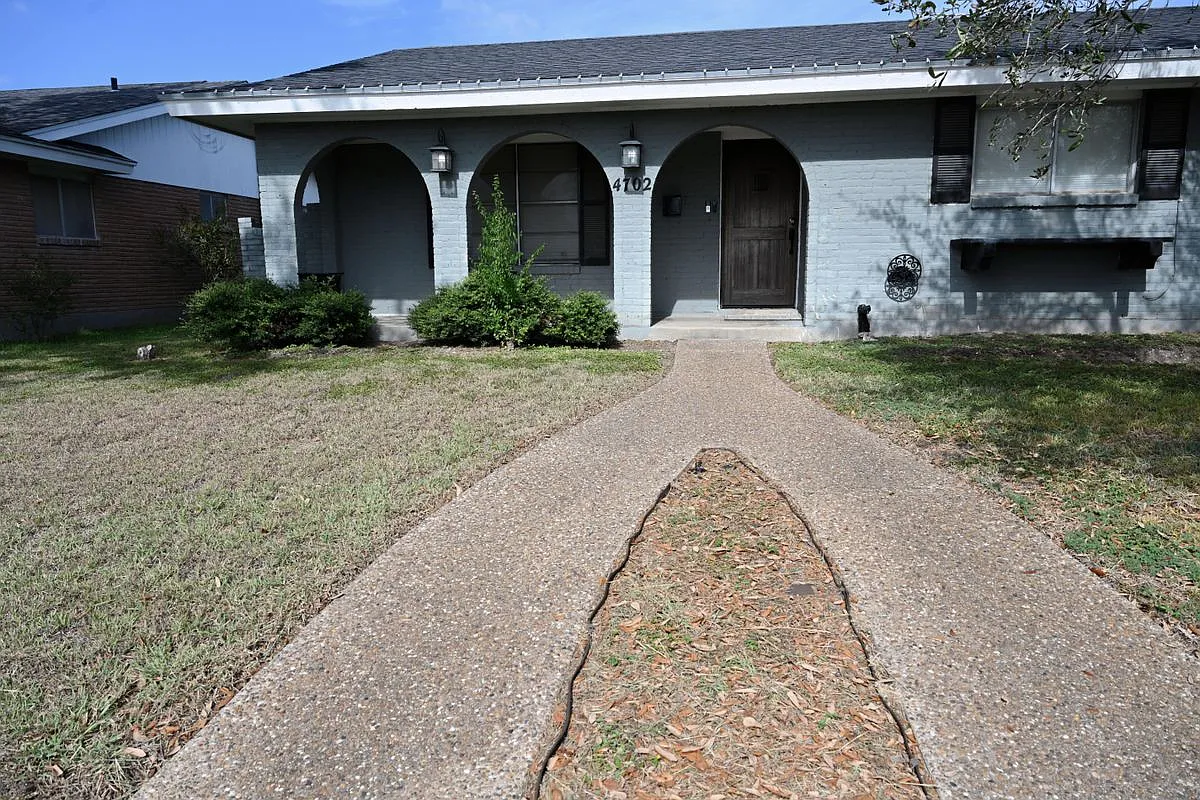 Building Photo - 4702 Cobblestone Ln