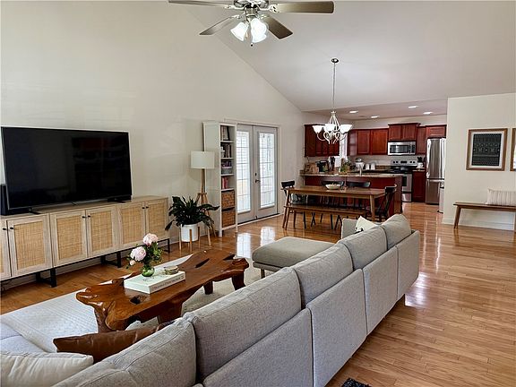 2nd image of 123 Abigail Ln