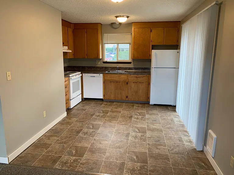 Cascade Village — Photo 73