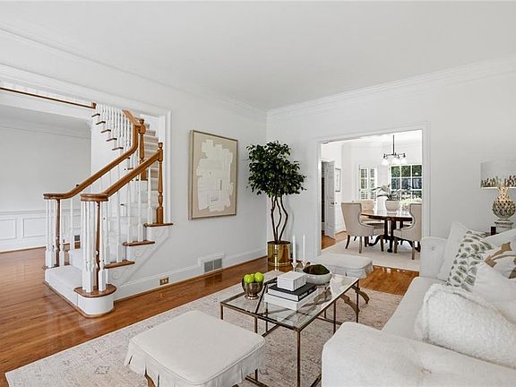 3rd image of 473 Cambria Walk SW