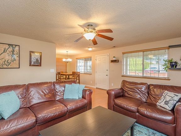 4th image of 632 17th St SE