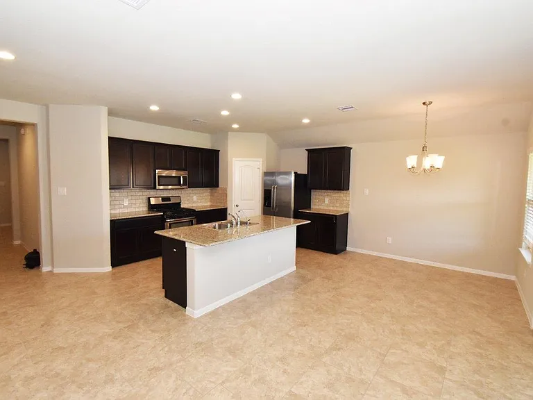 3015 Dripping Springs Ct — Photo 2