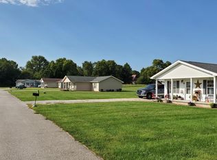 224 W Court Dr, Cayuga, IN 47928