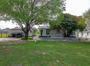 340 Fox Ln, Burleson, TX 76028