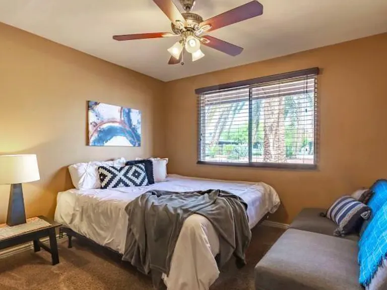 1321 E La Jolla Dr — Photo 17
