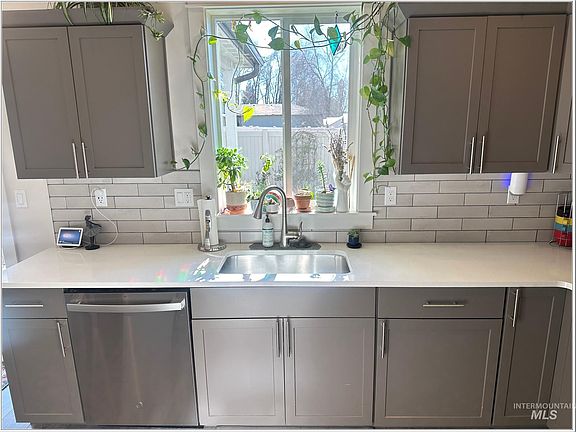 5th image of 9687 W Arnold Rd