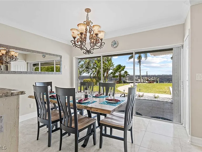 252 Bayshore Dr — Photo 7