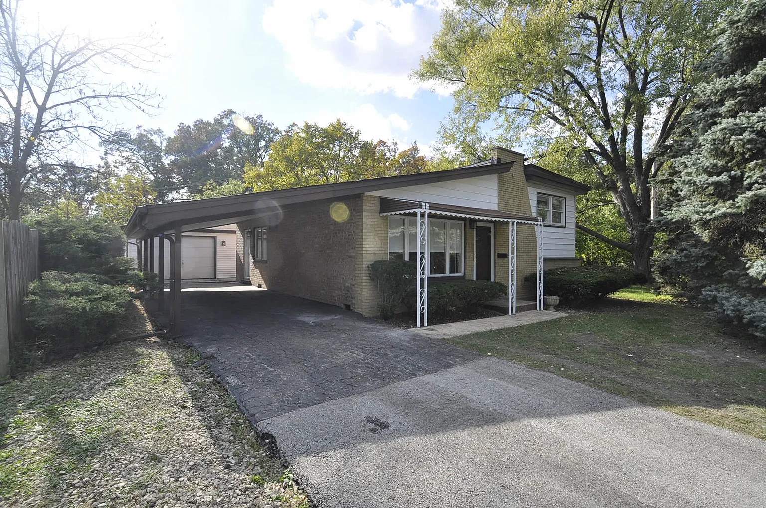 1020 Warner Ave photo 1
