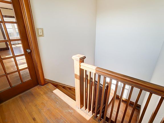 5th image of 1041 Dana Ave
